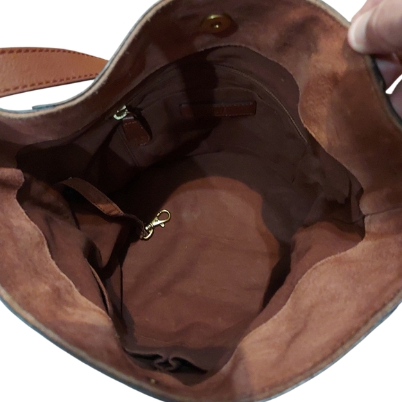 Frye Leather Side Pocket Shoulder Bag Great Condition - Picture 12 of 12